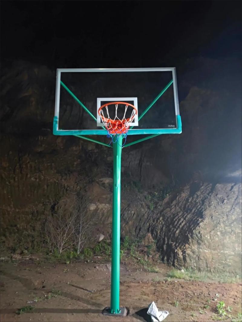 中小学篮球架高度