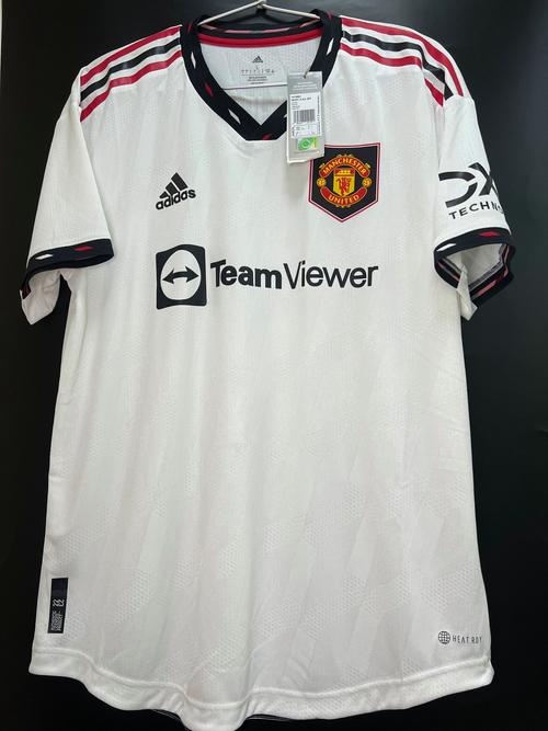 曼联2021-2022赛季球衣谍照