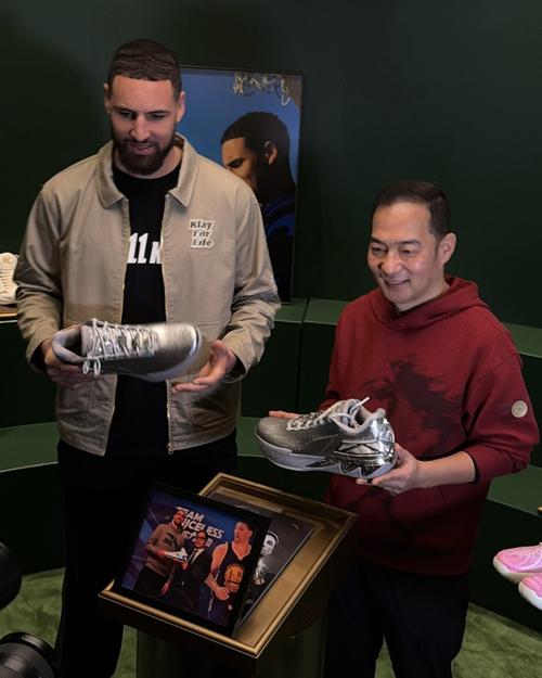 克莱汤普森和詹娜什么关系啊