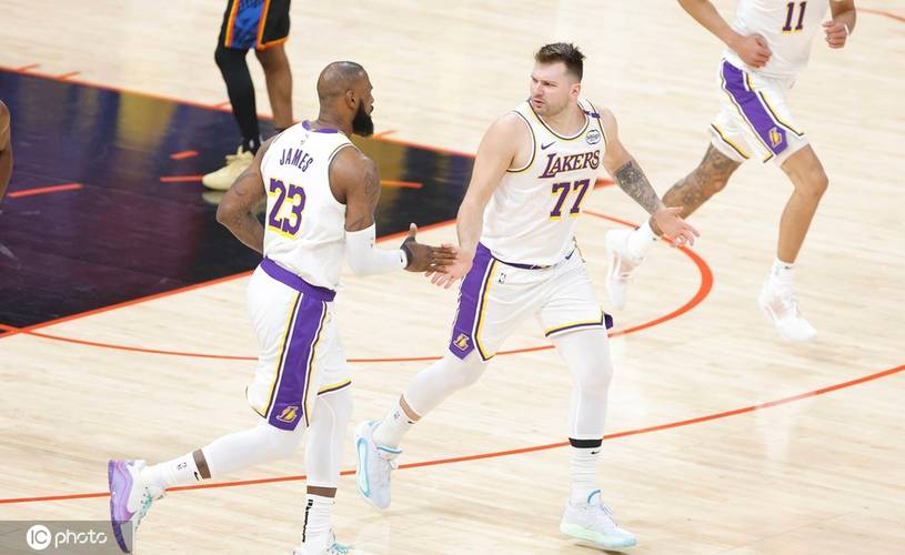 湖人打雷霆回放