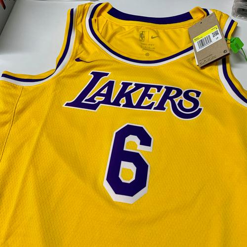 nba球衣6号的巨星