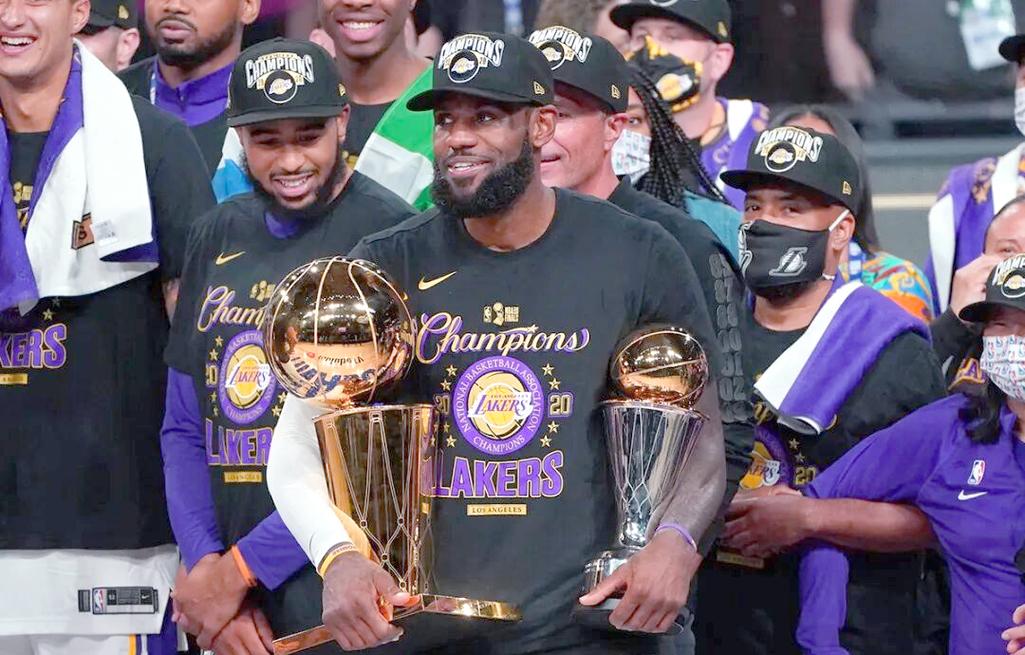 马龙佩顿加入几岁湖人