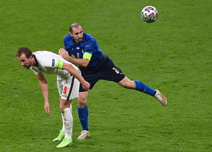 欧洲杯意大利英格兰谁发球厉害