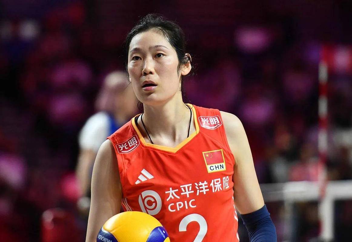 女排主力朱婷为什么不上场