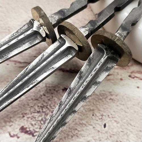 马刺针是什么材料做的