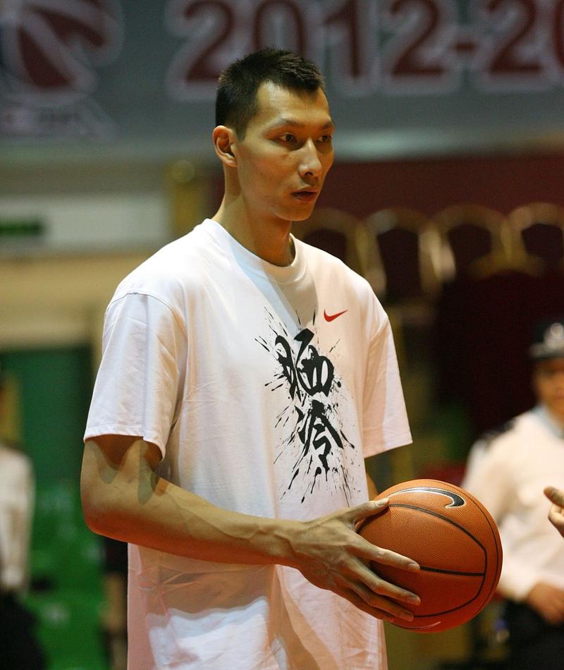 易建联怎么没有打球